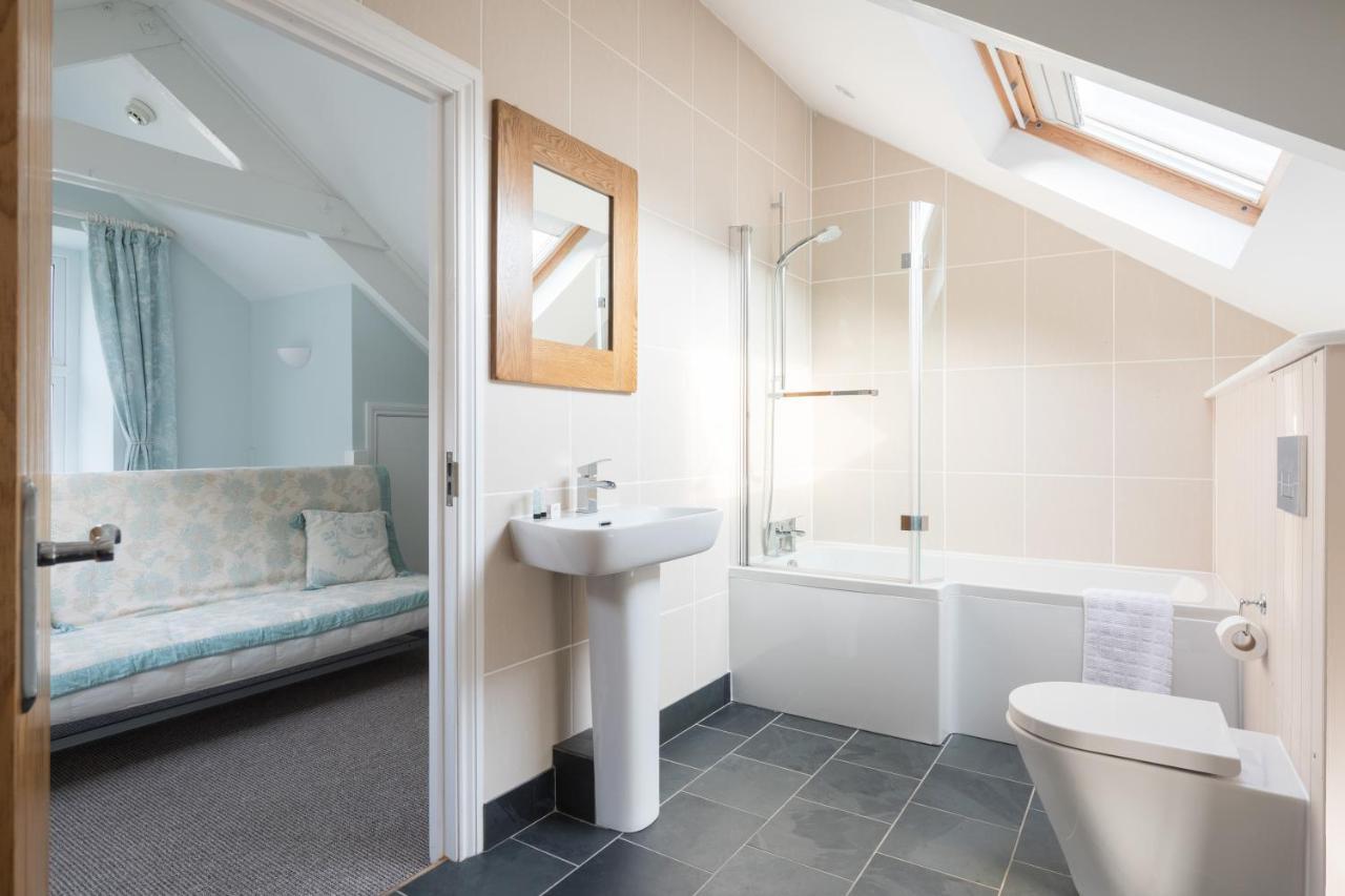 The Cambrian Inn Solva Bagian luar foto